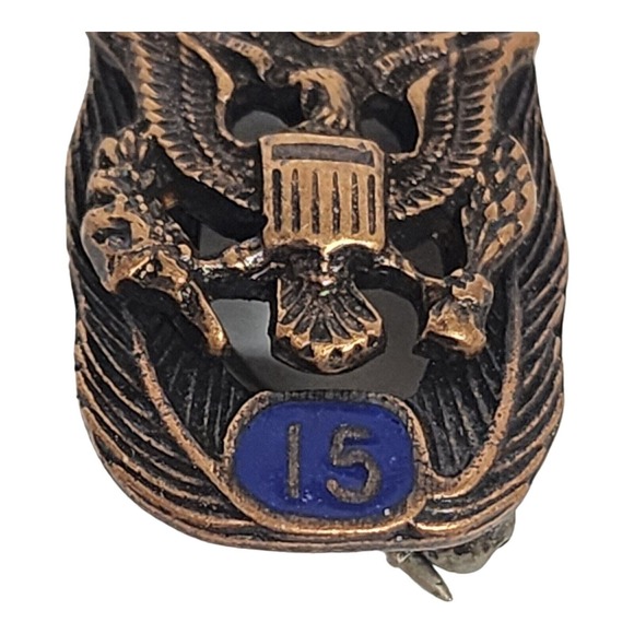 Vintage U.S. Army Bronze 15 Year Service Pin National Guard Eagle Lapel Pin - Picture 3 of 4
